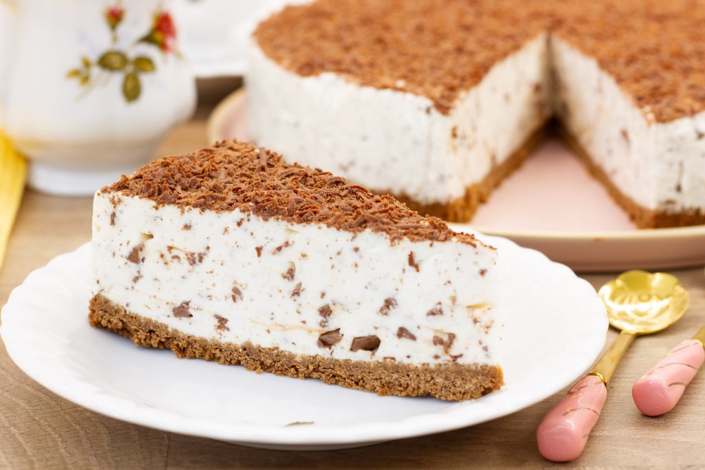 Przepis na sernik stracciatella bez pieczenia